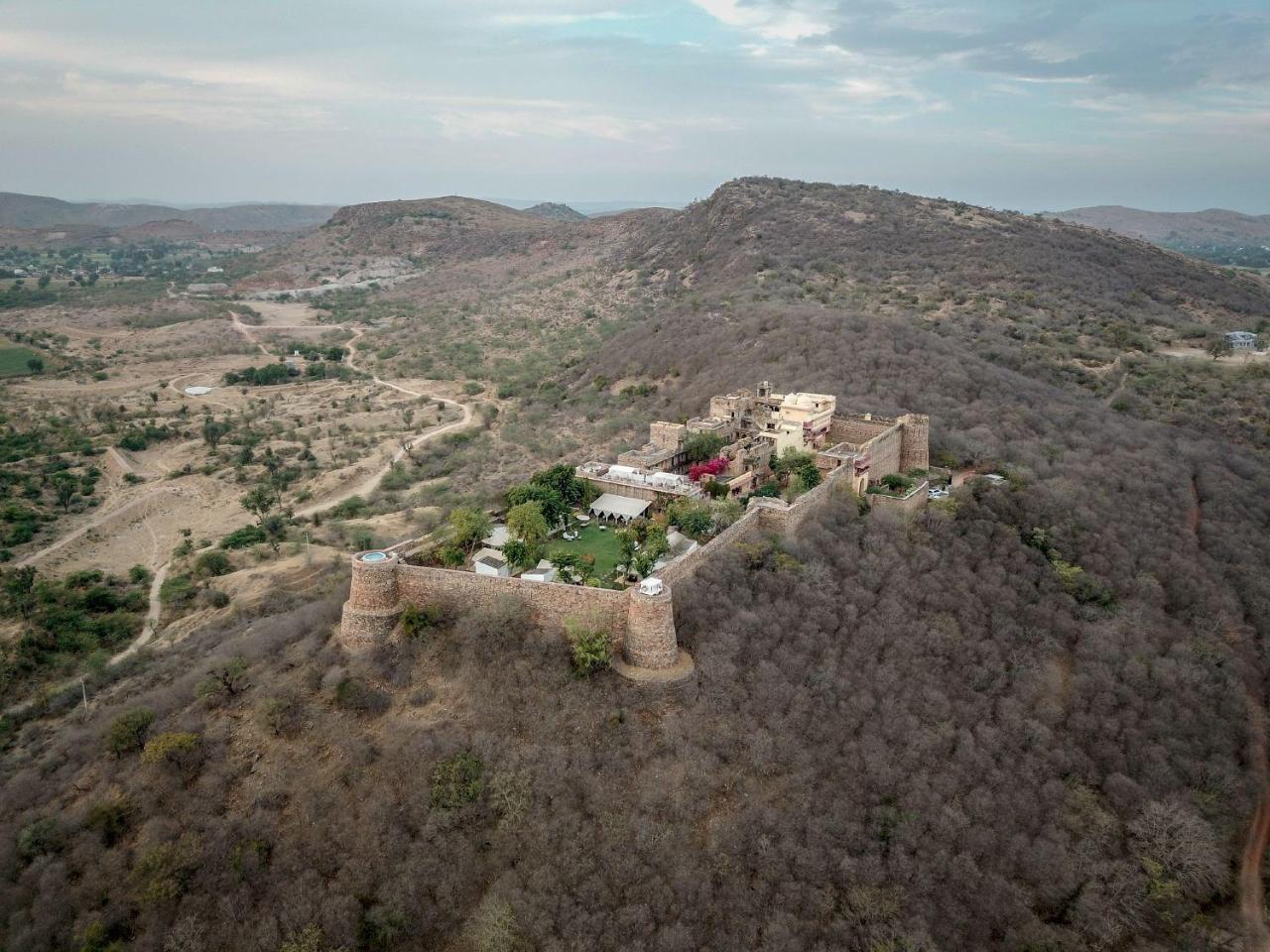 Hotel Ramathra Fort à Sapotra Extérieur photo